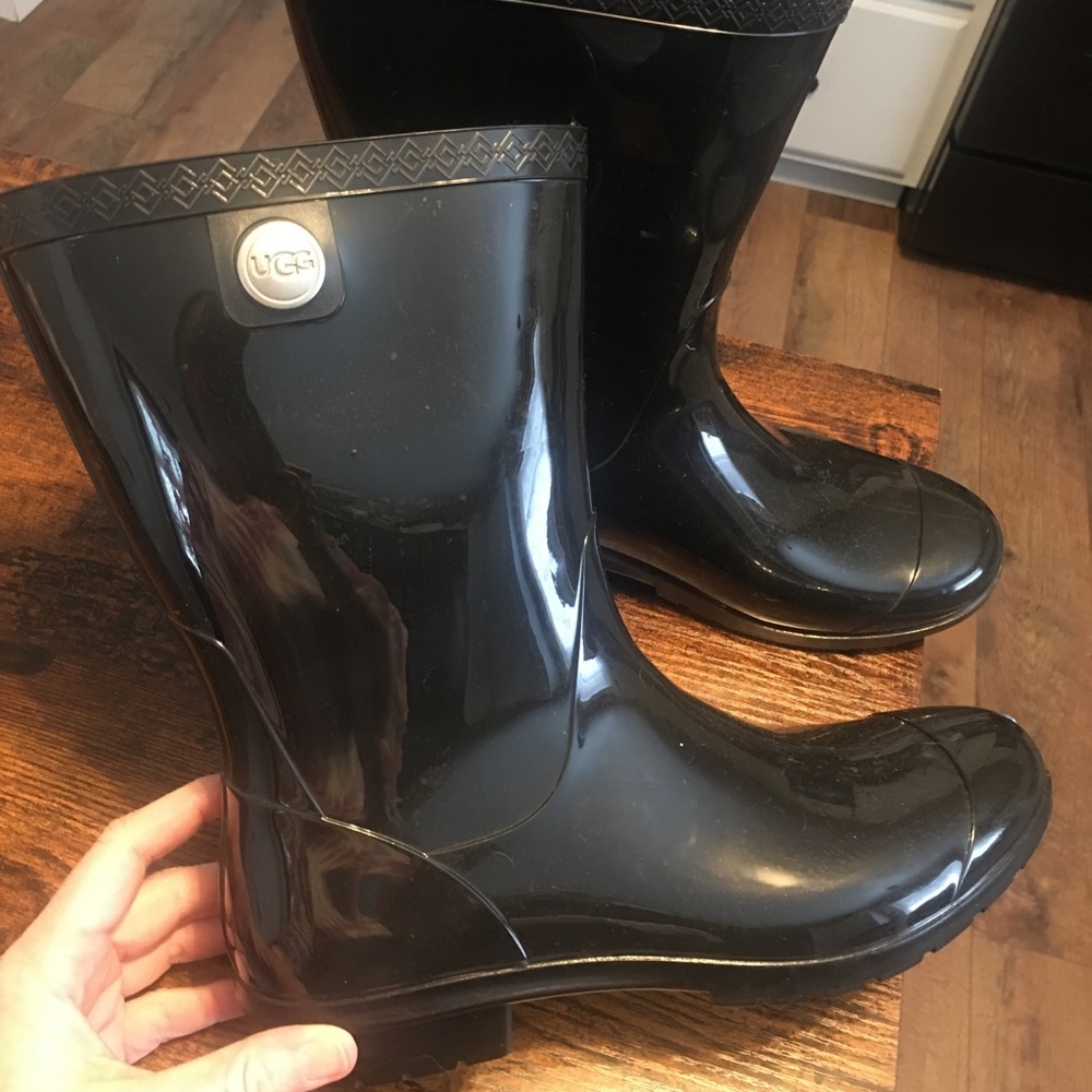 UGG Short Rain Boots